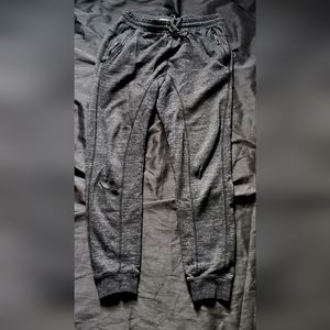 Amnesia mens sweats